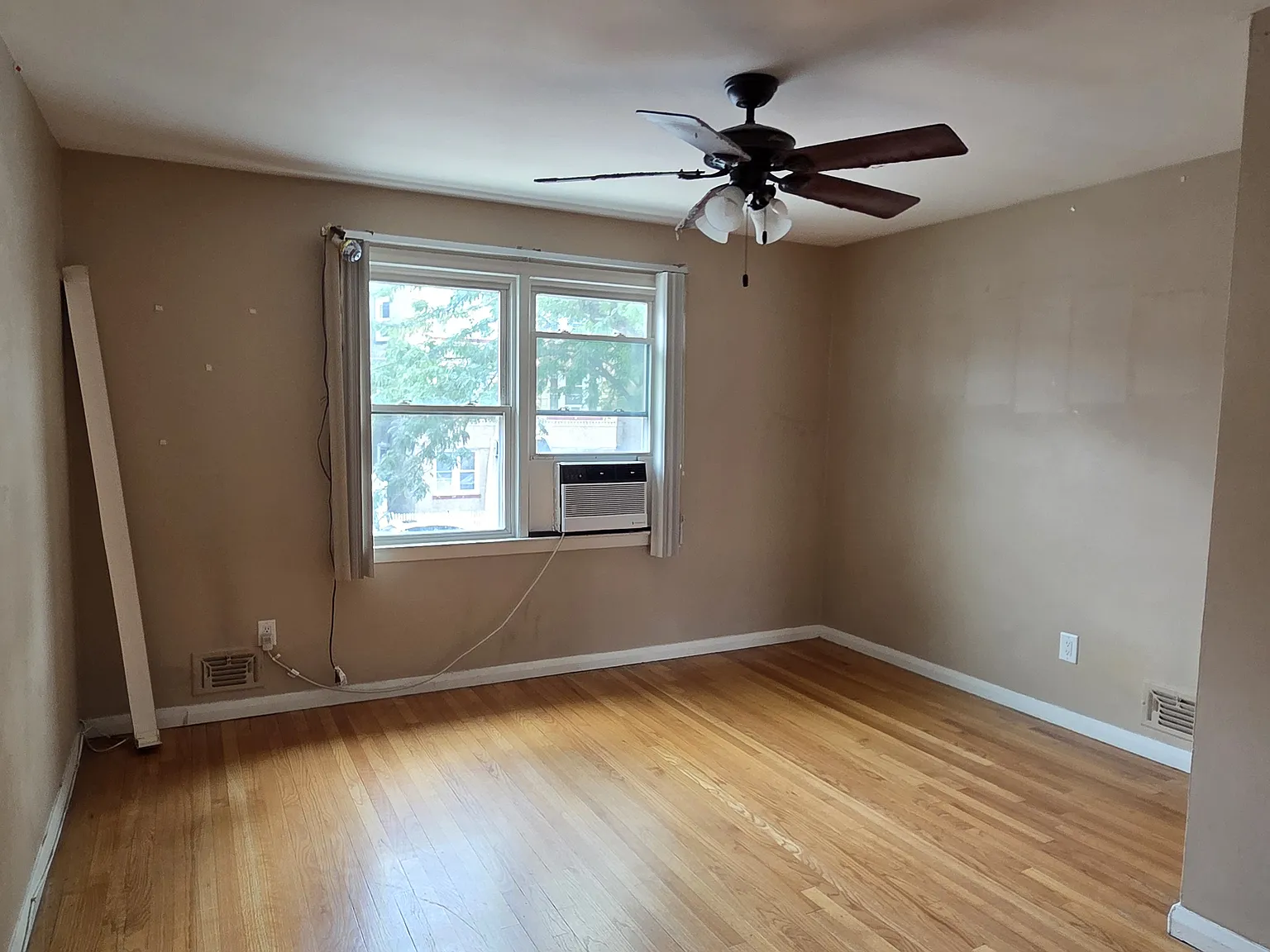 3 bed, 1300 sqft, $2,875 — Photo 3