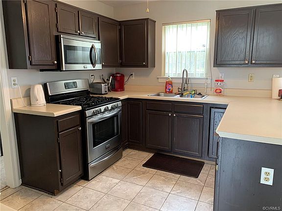 5th image of 1940 Daffodil Meadow Ln