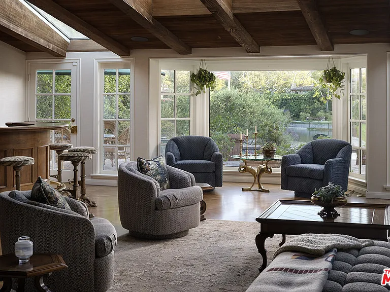 10030 Toluca Lake Ave — Photo 6