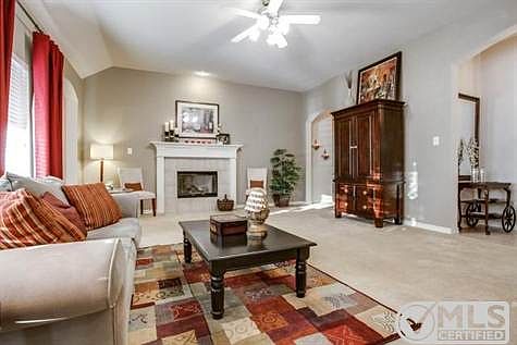 5th image of 1405 Pinehurst Dr