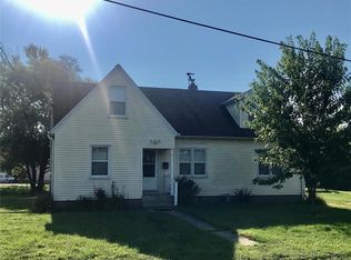 21A Circle Dr, Cottage Hills, IL