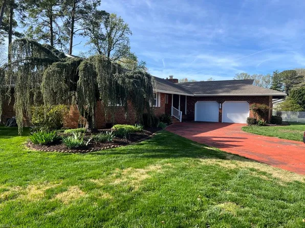 207 Captains Ct, Hampton, VA 23669