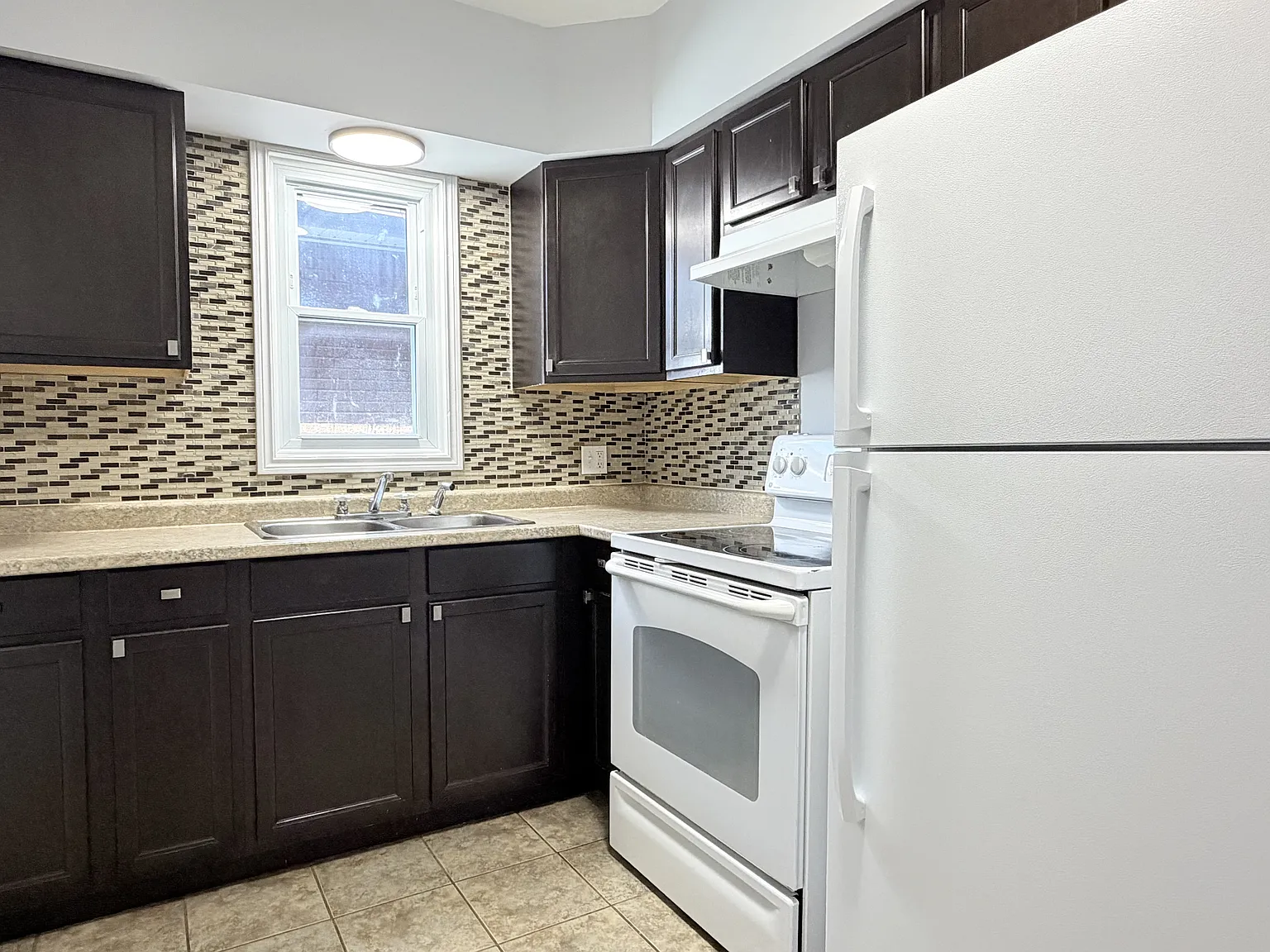 2 bed, 1000 sqft, $1,488 — Photo 3