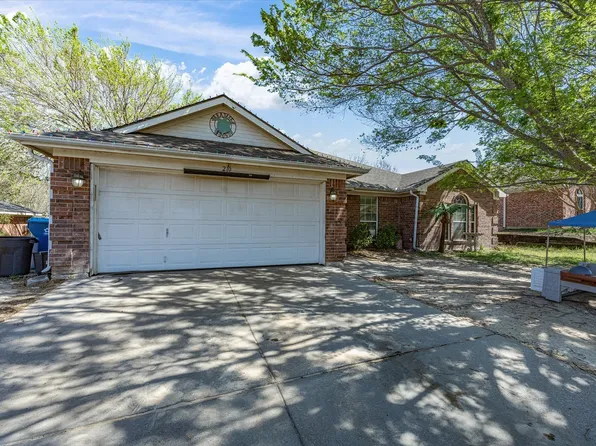 210 Wellington Trl, Weatherford, TX 76085