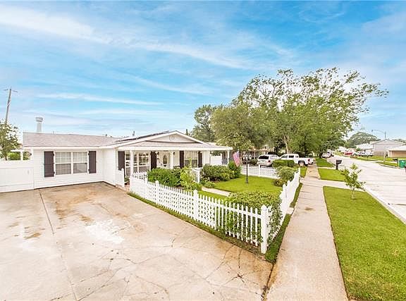 2nd image of 113 Yvonne Dr