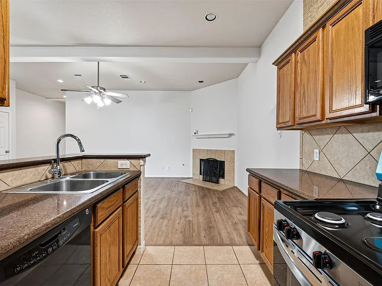 2346 Bermuda Shores Dr — Photo 8
