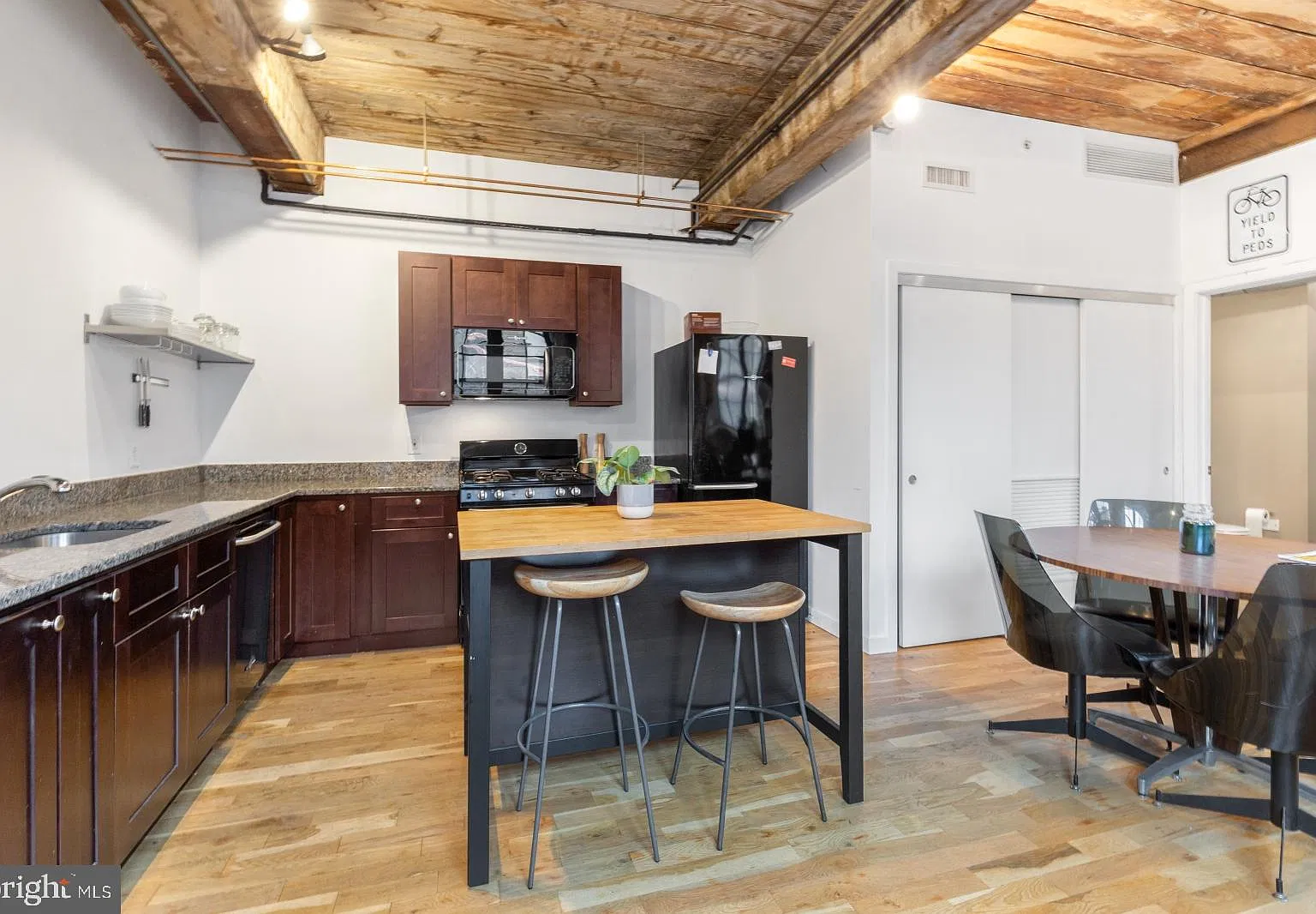 1 bed, 1.0 bath, $1,625 — Photo 3
