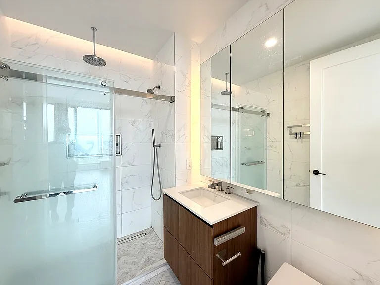35-32 Leavitt St #10K — Photo 14