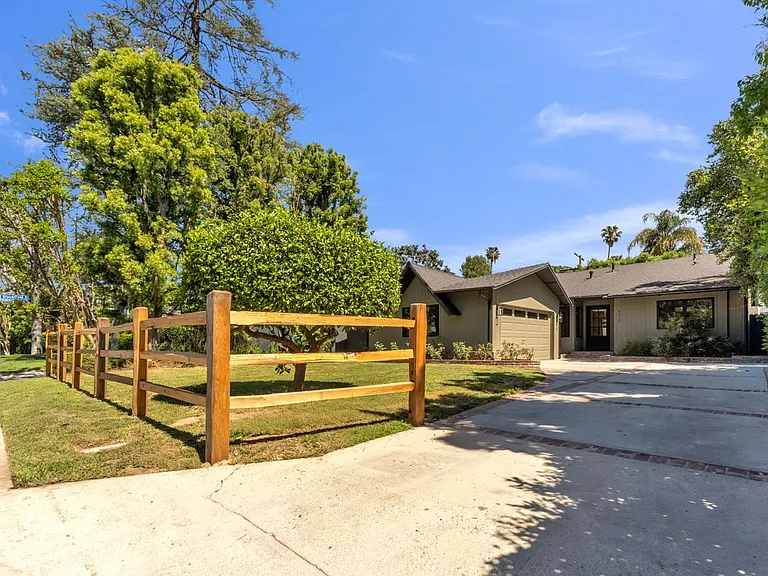4316 Bellaire Ave — Photo 49