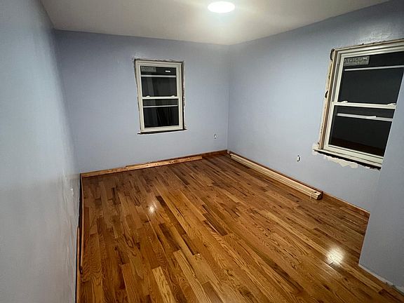 5th image of 11231 Francis Lewis Blvd Floor 2