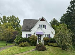 908 Sacandaga Rd, Schenectady, NY 12302