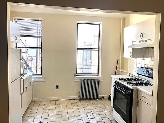 1st image of 1912 8th Ave APT 2L