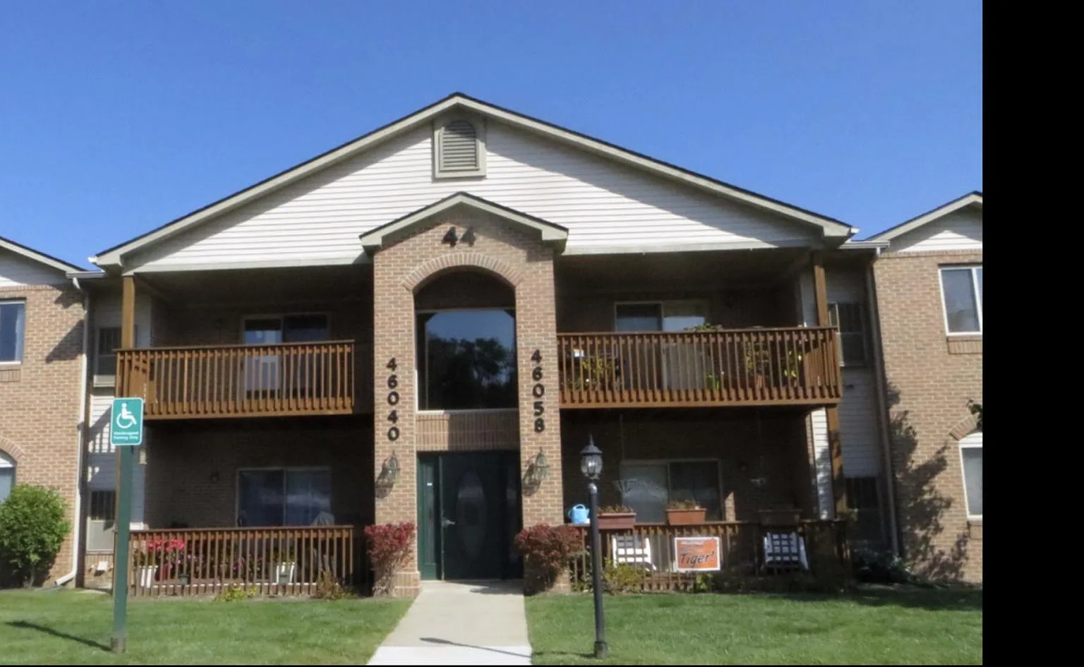 2 bed, 1050 sqft, $1,375 — Photo 1