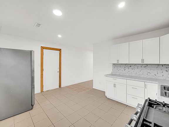 5th image of 341 Boston St