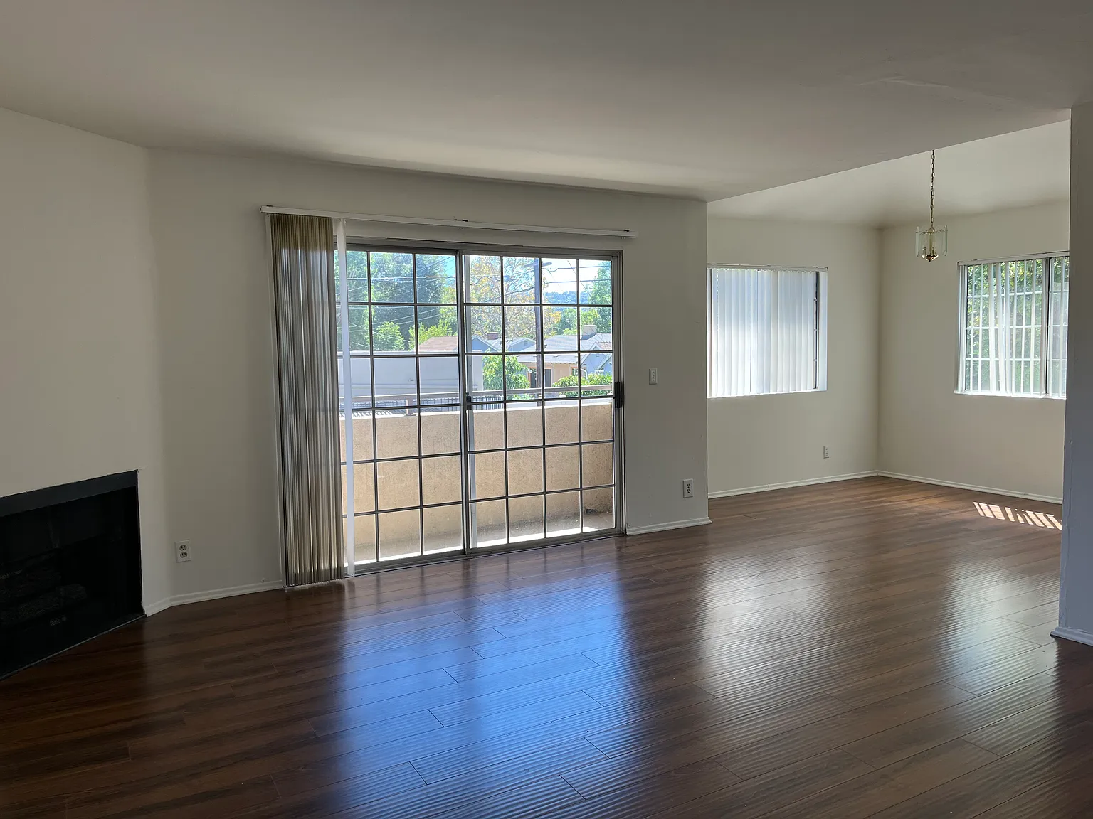 2 bed, $3,200 — Photo 1