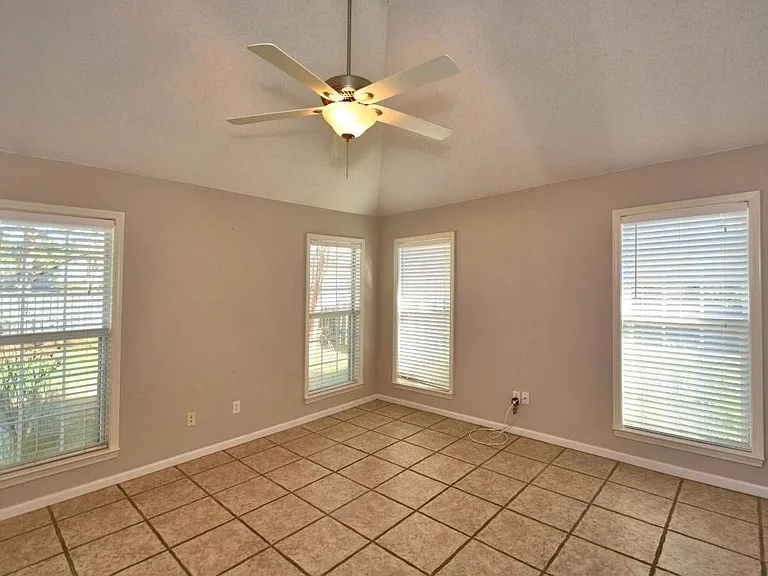 4001 Falliston Dr — Photo 25