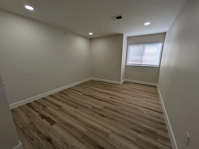 44 Warner St #6B — Photo 6