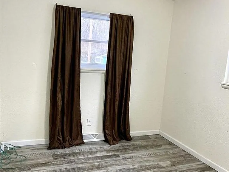 2400 S Nettleton Ave — Photo 10