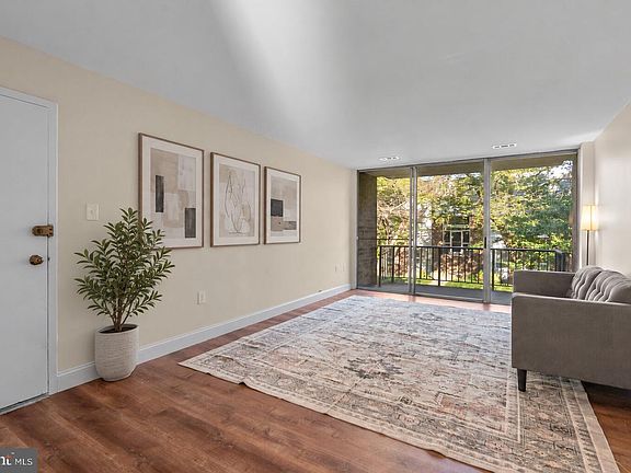 3rd image of 3960 Bel Pre Rd APT 4