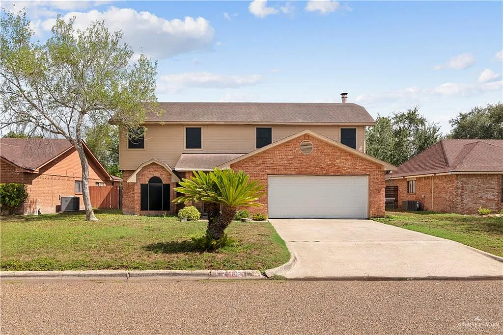 4 bed, 2.5 bath, 2300 sqft, $2,250 — Photo 2