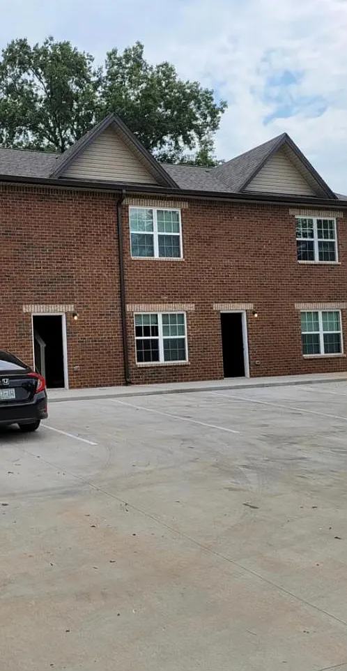815 Howard (6plex) — Photo 1