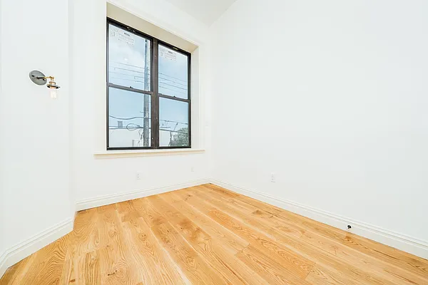 Rented by Nooklyn NYC LLC | media 30