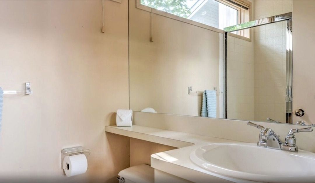  Endsuite bath