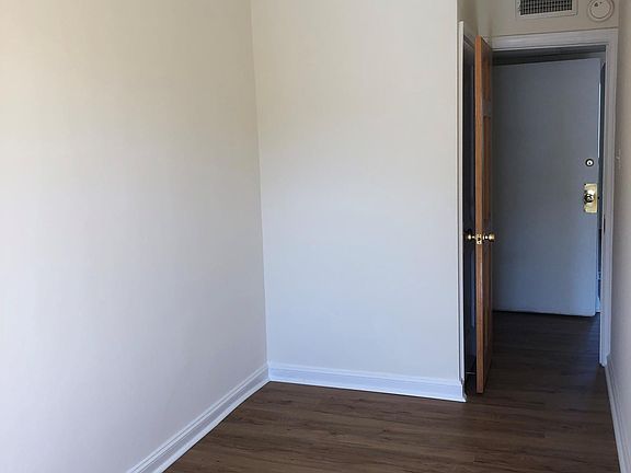 2nd image of 848 Windermere Ave #1