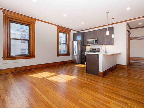 4th image of 20 Harbor St #129-07