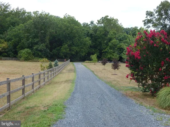 Rachels Ln, Front Royal, VA 22630