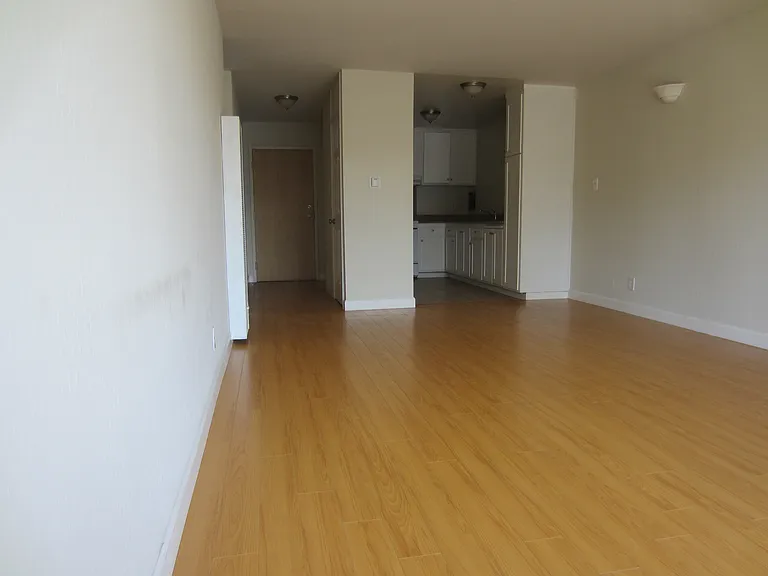 Addison Apartments — Photo 20