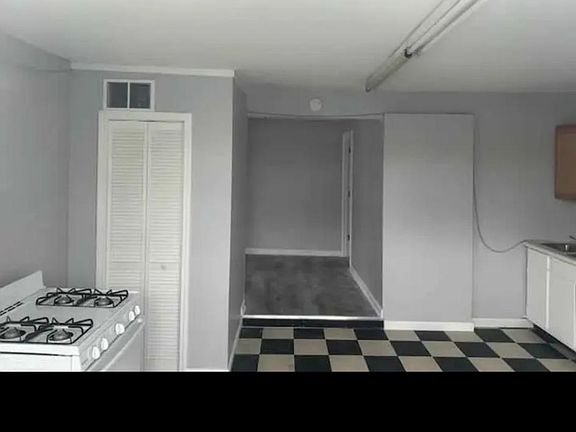 3rd image of 444 North Ave #3