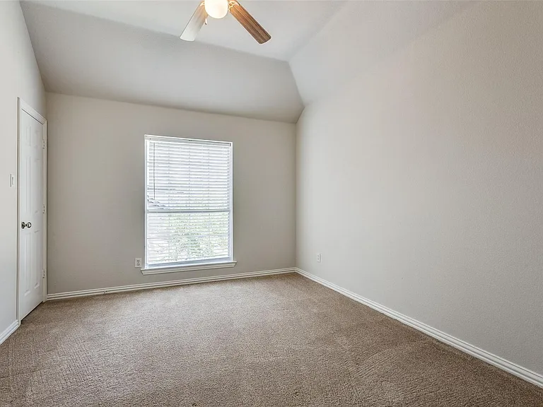 5901 Norfolk Ln — Photo 18