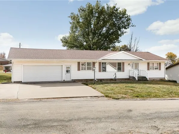 603 Cedar St, Fairfax, MO 64446