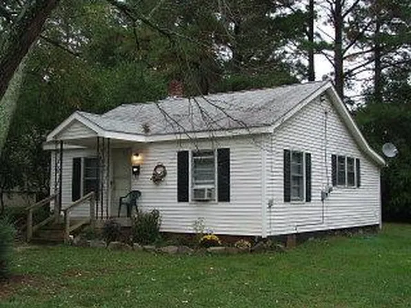 117 Pettus St, Chase City, VA 23924