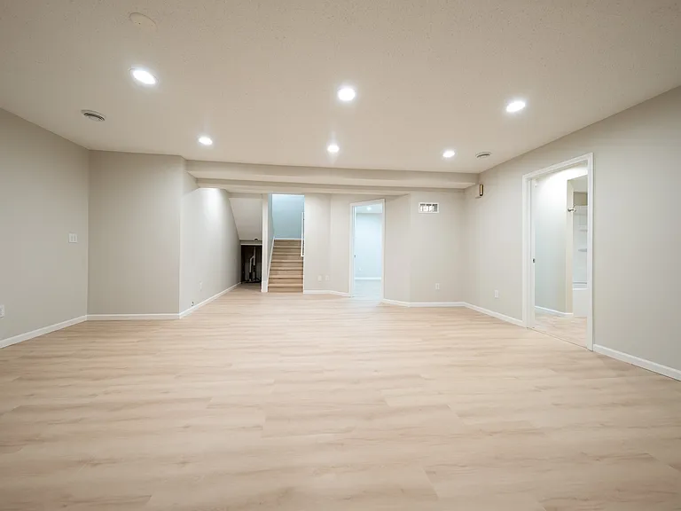 15640 17th Pl N — Photo 34