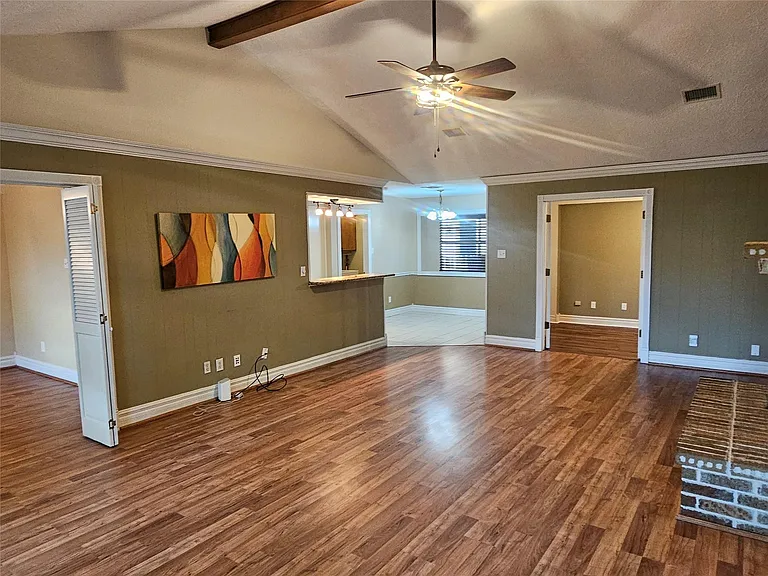 3414 Knob Hill St — Photo 4