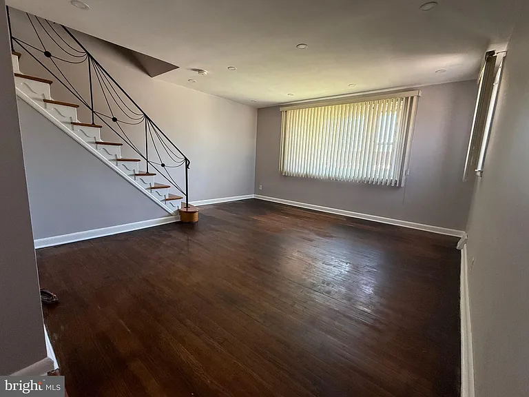 9083 Convent Ave — Photo 10