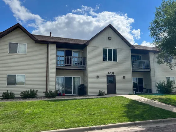 East Briar Estates - New Leasing Incentives!, 4701 E Clark St, Sioux Falls, SD 57110