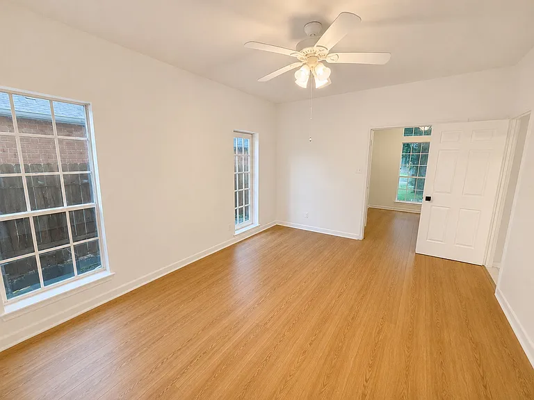 7218 Holder Forest Ct — Photo 34