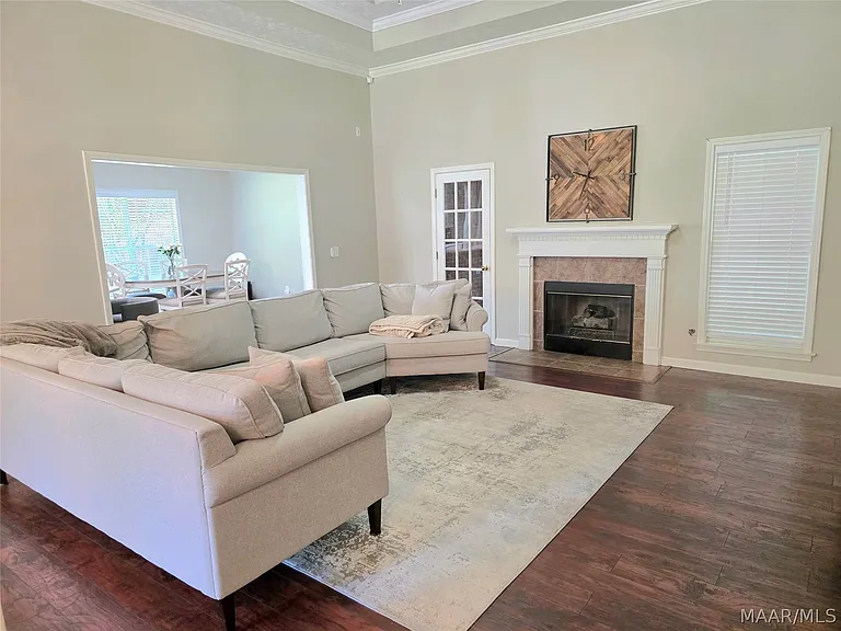 607 Forest Trl — Photo 8
