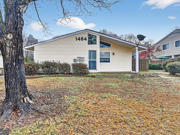 3rd image of 1464 Pine Log Rd NE APT A