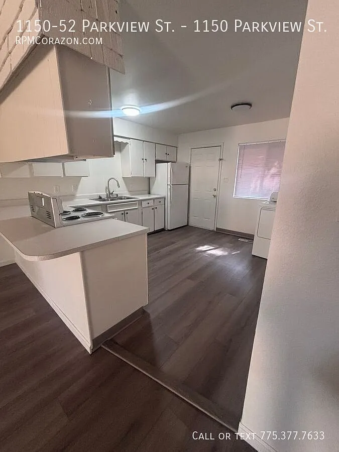 Newly updated 2 bed, 1 bath apt! New flooring, new paint, washer/dryer in unit! — Photo 2