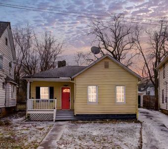 8806 Tioga Ave, Cleveland, OH, 44105