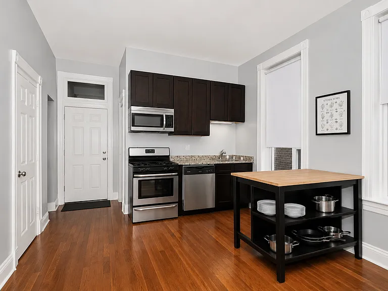 841 N Damen Ave #1F — Photo 8