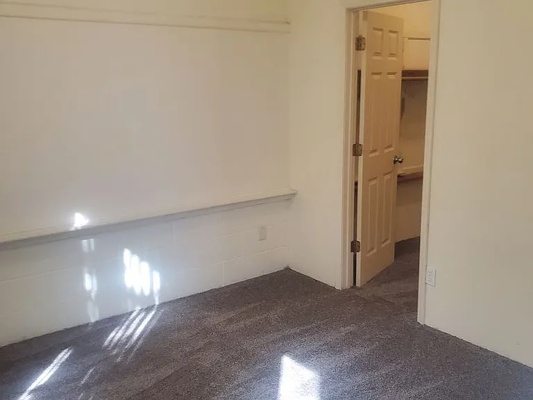227 W Wapello St — Photo 19