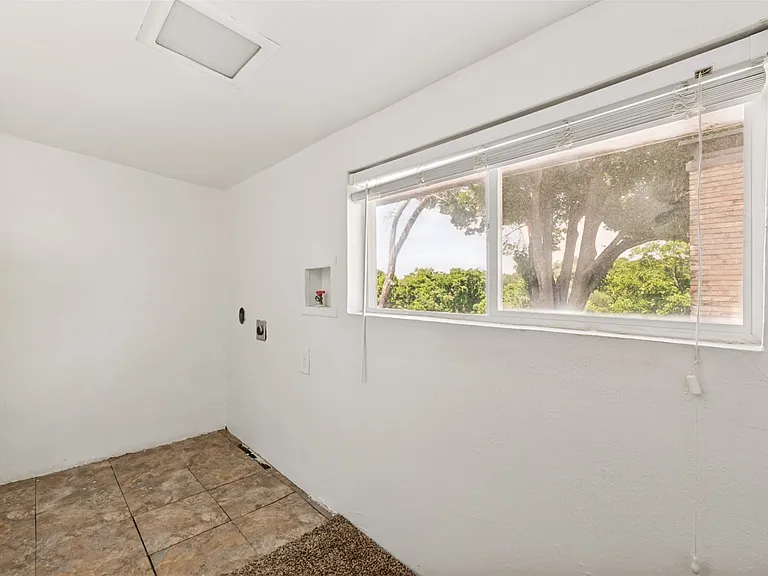 3611 Stables Ln — Photo 20