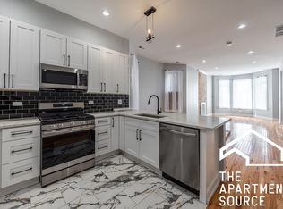 3328 W Congress Pkwy #1, Chicago, IL 60624