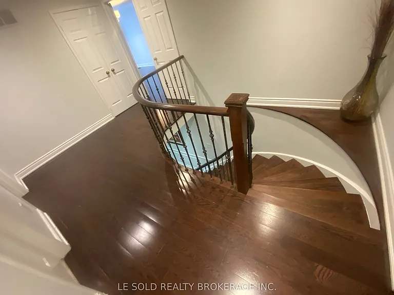 10 McDougall Ct — Photo 11
