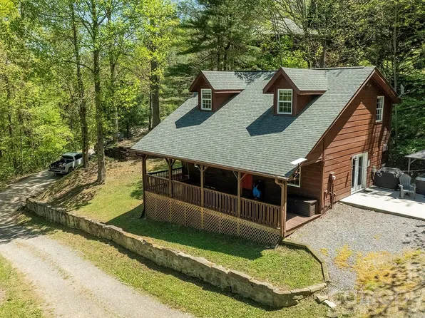 95 Lasso Ln, Waynesville, NC 28785